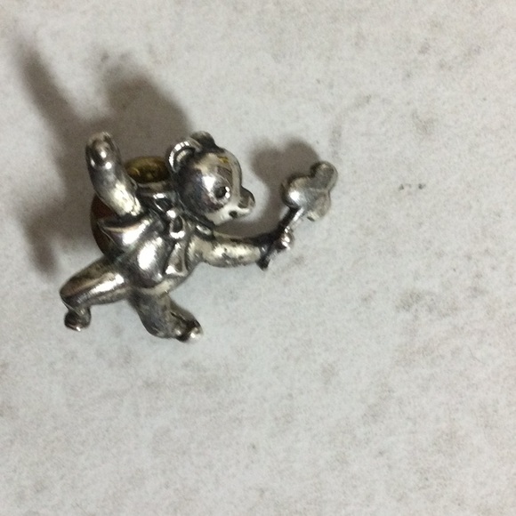 Pewter teddy bear holding shamrock pin - Picture 2 of 7